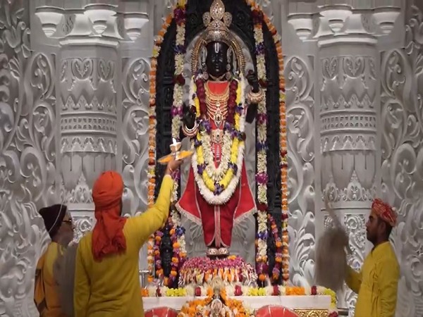Devotees flock to Ram Janmabhoomi temple for last Aarti of year. (Source/ Shri Ram Janmabhoomi Tirtha Kshetra Trust)