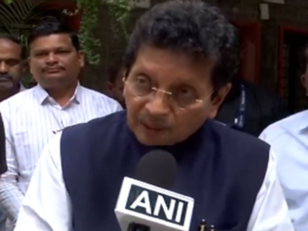 Shiv Sena leader Deepak Kesarkar.(Photo/ANI)