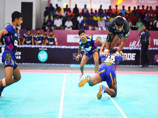 UP Falcons and Chandigarh Chargers in action during Division 2 of Yuva Kabaddi Series (Image: YKS)
