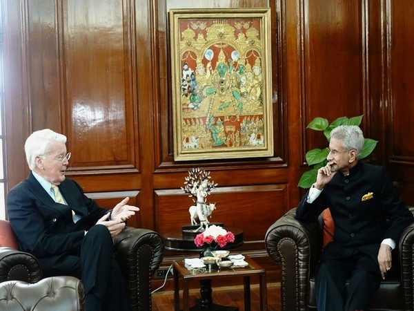 External Affairs Minister S Jaishankar with Former Iceland President Olafur Ragnar Grimsson (Photo/X@DrSJaishankar)