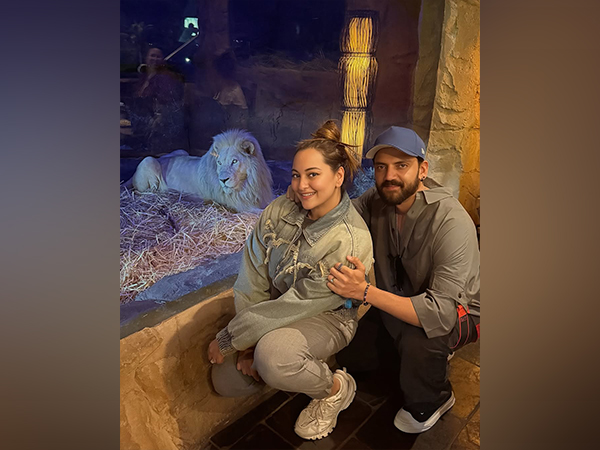 Sonakshi Sinha and Zaheer Iqbal (Image source: Instagram/@aslisona)