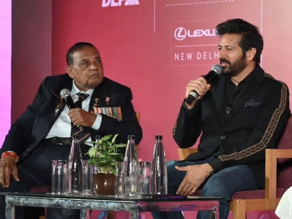 Murlikant Petkar and Kabir Khan (Image Source: Instagram/@murlikantpetkar)