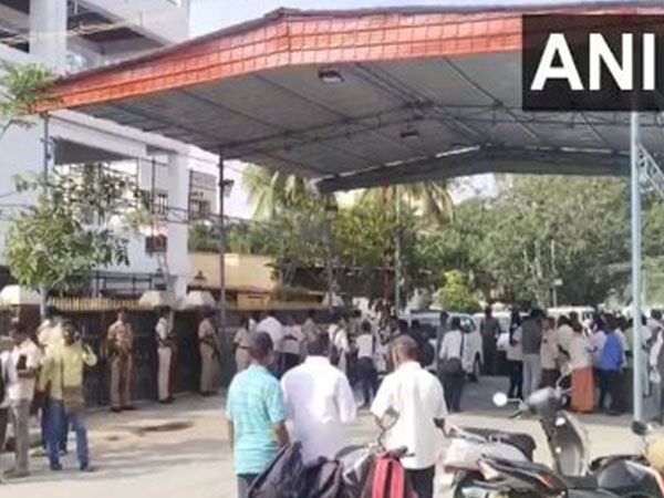 Visual from  Tamil Nadu Water Resources Minister Duraimurugan's residence in Vellore district. (Photo/ANI)