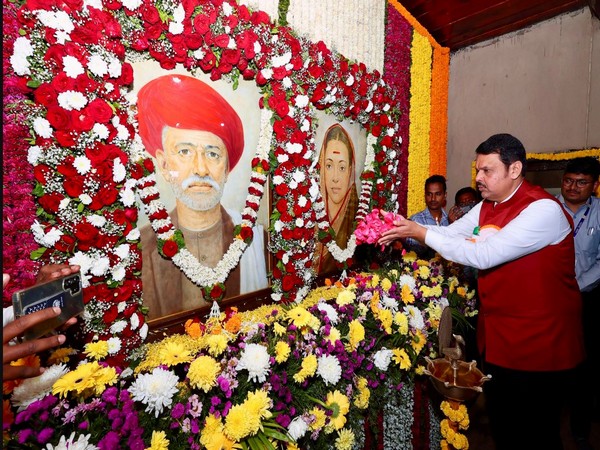 Maharashtra Chief Minister paid homage to  portraits of social reformer Savitribai Phule (Photo/X @CMOMaharashtra)