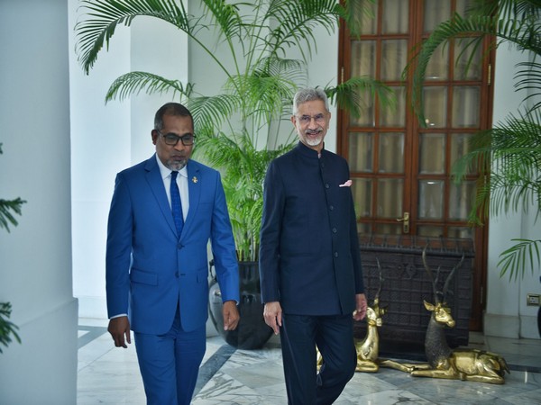 External Affairs Minister S Jaishankar with Maldives Foreign Minister Abdulla Khaleel (Image: X@DrSJaishankar)