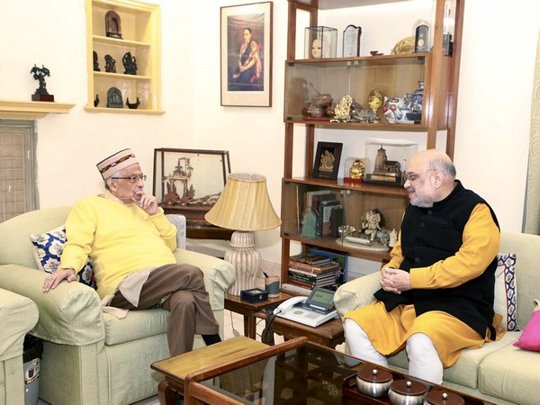Home Minister Amit Shah with Veteran BJP leader Murli Manohar Joshi. (File Photo/ANI)