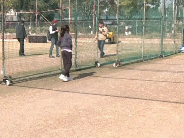 Sushila Meena with Rajyavardhan Rathore (Photo: ANI)