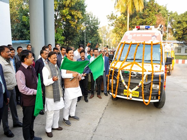 MP CM Mohan Yadav flagging off the medical mobile unit (Photo/X)