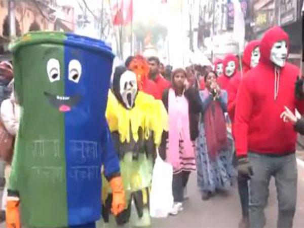 The Municipal Corporation organized a Rath Yatra to spread awareness among the people regarding cleanliness.(Photo/ANI)