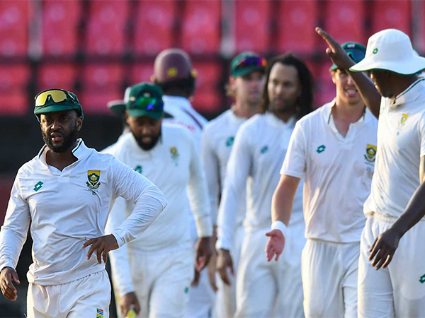 Temba Bavuma and his team (Photo: ICC)
