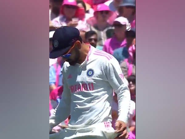 Virat Kohli referencing the 2018 ‘Sandpapergate’ scandal (Photo: X/@cricketcomau)