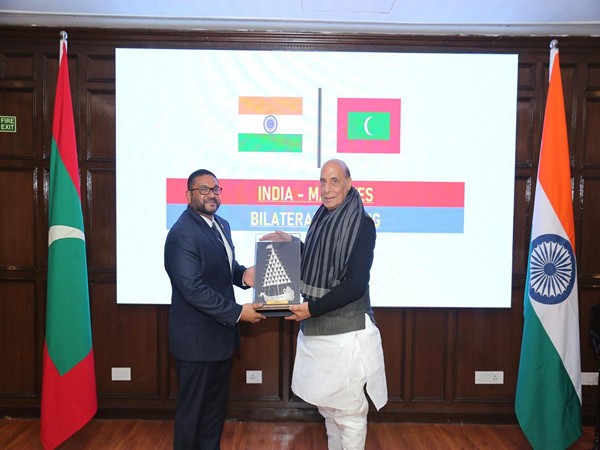 Defence Minister Rajnath Singh and Maldives  Defence Minister Mohamed Ghassan Maumoon (Photo/Defence Ministry)
