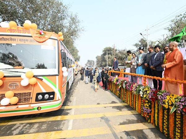 CM Yogi Yogi Adityanath flags off 100 new buses (Photo/ANI)