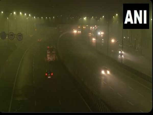 A thick layer of fog descending on the Akshardham area in the National Capital. (Photo/ANI)