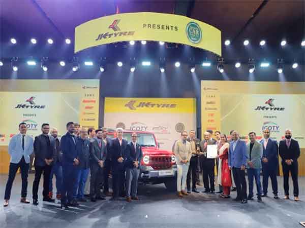 Dr. Raghupati Singhania, CMD, JK Tyre & Industries and jury members presented Indian Car of the Year [ICOTY] 2025 award to Mahindra & Mahindra team