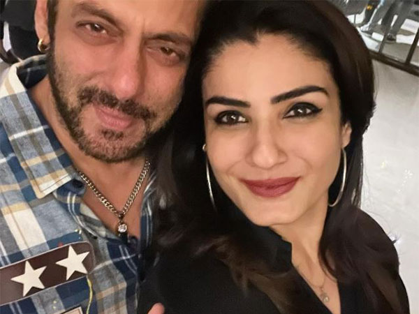 Salman Khan and Raveena Tandon (Image source: X)