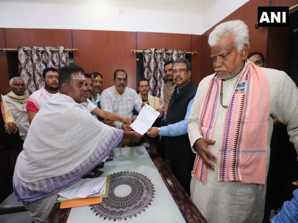 Union Minsiter Dharmendra Pradhan at the Kapliash temple (Photo/ANI) 