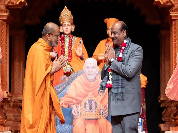 Lok Sabha speaker Om Birla offering prayers at the BAPS Shri Swami Narayan Temple in London (Photo/ X@NeasdenTemple)