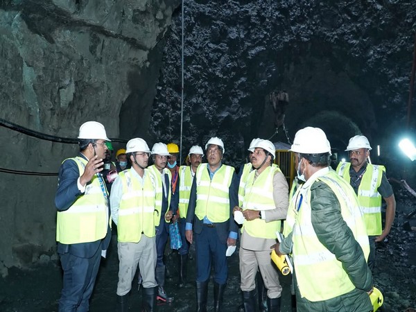 MP CM Mohan Yadav inspecting construction work(Photo/X @DrMohanYadav51)
