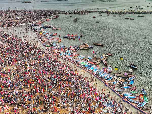 Aerial view of devotees at Triveni Sangam (Photo/ANI)
