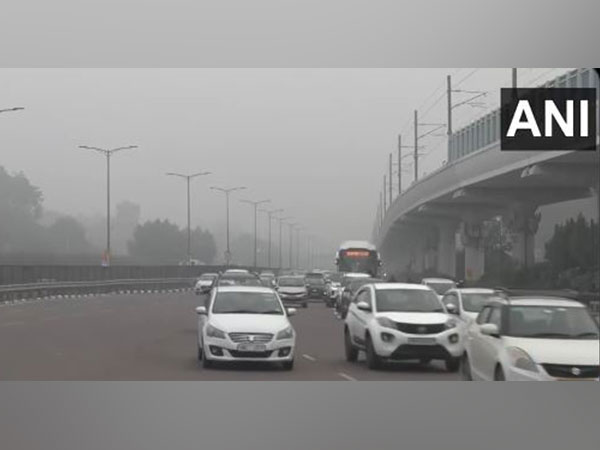  A layer of fog envelops as cold wave continues. Visuals from Dhaula Kuan (Photo/ANI)