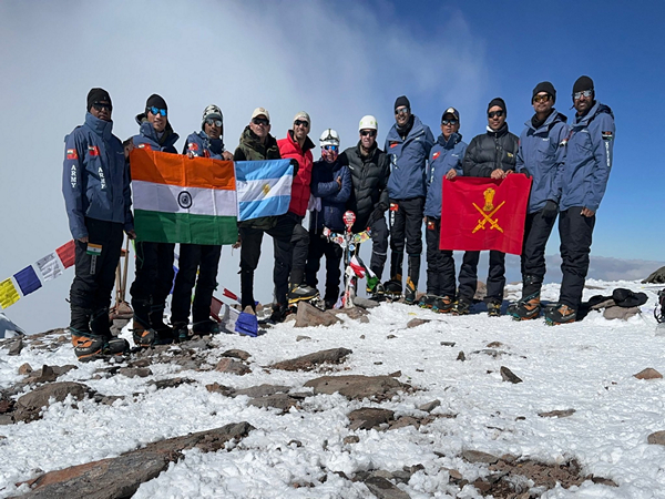 Indian and Argentine Army teams atop Mt Aconcagua, fostering bilateral ties. (Photo: X/ @adgpi)