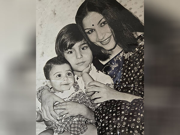 Young Saba with Saif and mother Sharmila Tagore (Photo/instagram/@sabapataudi)