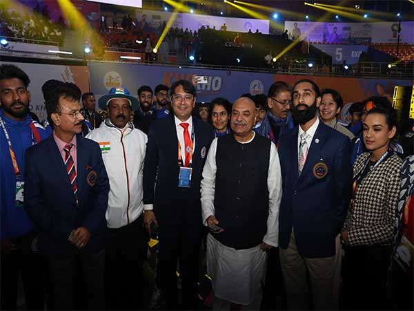Sudhanshu Mittal felicitating 12 Indian artists. (Picture: Kho Kho World Cup 2025)