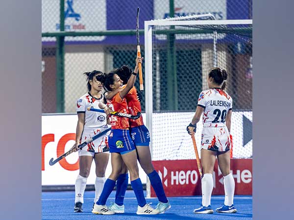 Players in action. (Picture: HIL)