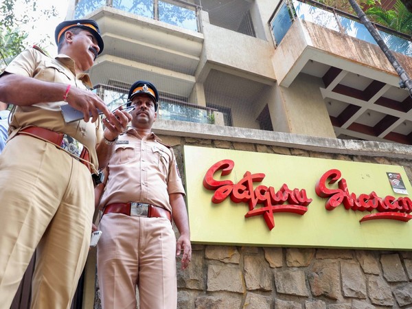 Police personnel outside Satguru Sharan building. (Photo/ANI)