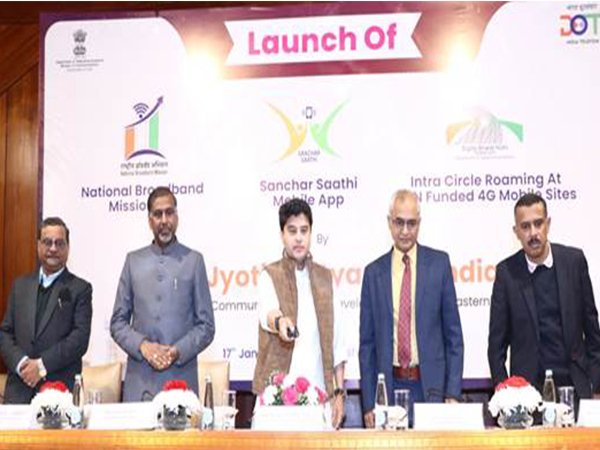 Union Minister Jyotiraditya Scindia unveils citizen-centric telecom initiatives (Image: PIB)