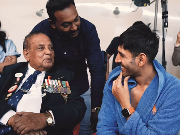 "Feeling so proud to be present in this moment": Kartik Aaryan feels 'Surreal' as Murlikant Petkar receives Arjuna Award