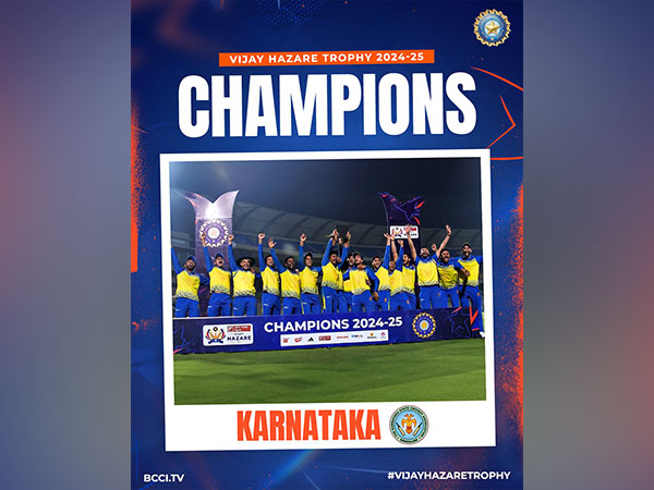 Karnataka State Cricket Team with Trophy (Photo: X/@BCCIdomestic)