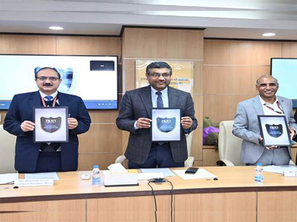 Officials at the launch (Photo/PIB)