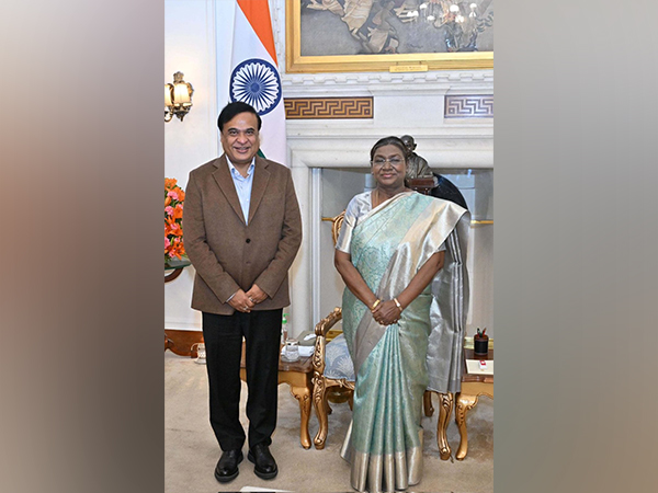 President Droupadi Murmu with Assam CM Himanta Biswa Sarma at Rashtrapati Bhavan (Photo/ X@himantabiswa) 