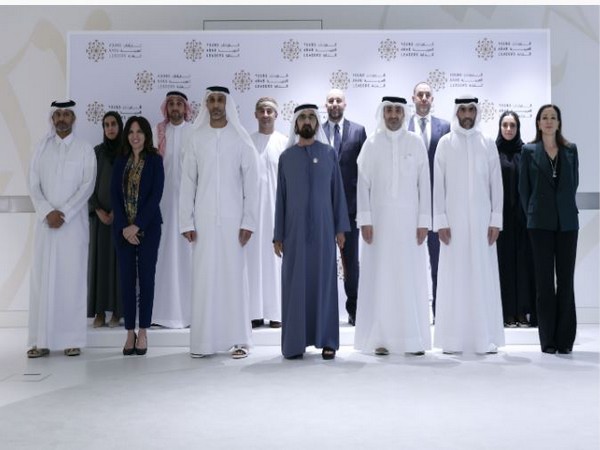 Mohammed bin Rashid meets with members of Board of Young Arab Leaders (Photo/WAM)