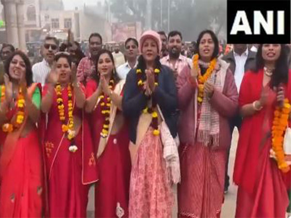 Thousands descend on Ayodhya on first anniversary of 'Pran Pratishtha' (Photo/ANI)