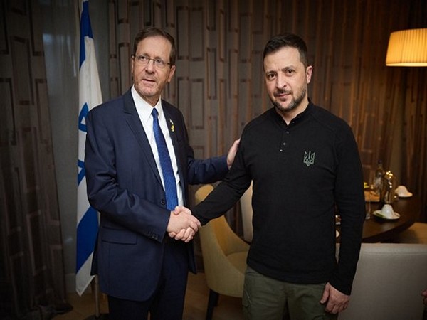 Ukrainian President Volodymyr Zelenskyy and Israeli President Isaac Herzog (Photo/@ZelenskyyUa)