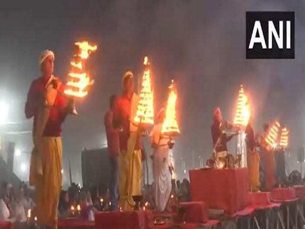 Sandhya aarti being performed at Prayagraj's Ramghat.(Photo/ANI)