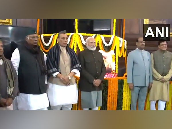 PM Modi along with his Cabinet colleagues and other Parliamentarians pays tributes to Netaji Subhas Chandra Bose on his birth anniversary in Samvidhan Sadan (Photo/ANI)