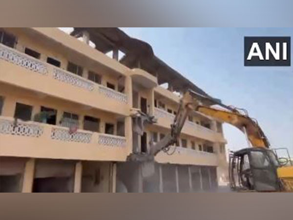 Demolition action undertaken in Nalasopara (Photo/ANI)