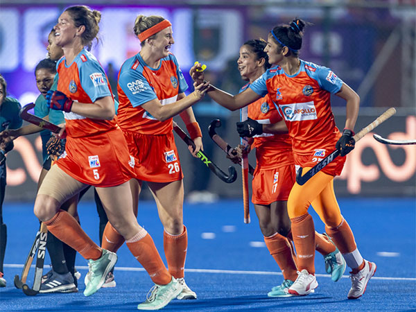 Delhi SG Pipers players celebrating a goal. (Photo- HIL Media)