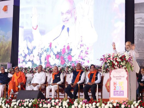 Union Home Minister Amit Shah inaugurates Hindu Adhyatmik ane Seva Melo (Photo / @Bhupendrapbjp)