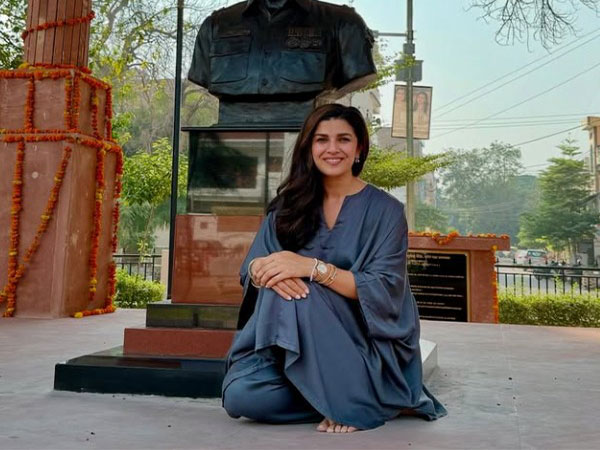 Nimrat Kaur at Major Bhupender Singh memorial statue (Image source: Instagram/@nimratofficial)