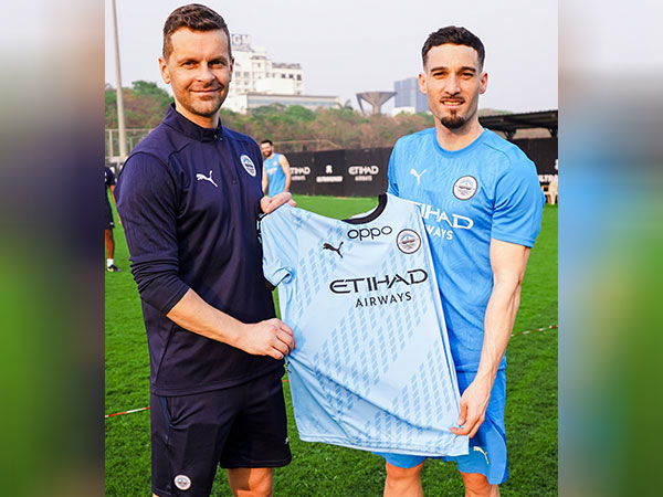 Petr Kratky and Jorge Ortiz (Photo: X/@MumbaiCityFC)