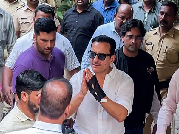 Actor Saif Ali Khan reaches his residence after getting discharged from Lilavati Hospital (File Photo/ANI)