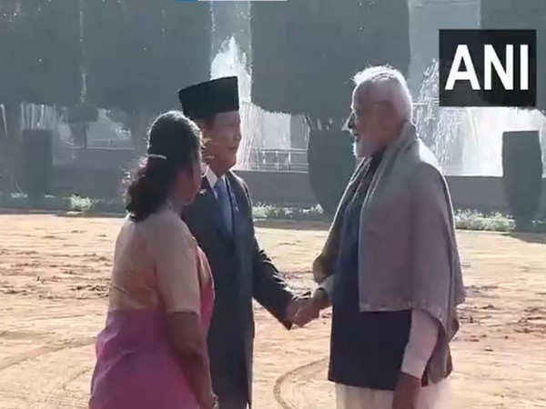Indonesian President Prabowo Subianto receives a ceremonial welcome at Rashtrapati Bhavan in New Delhi (Photo: ANI)