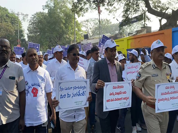Vijayawada celebrates 15th National Voters Day with massive rally (Photo/ANI)