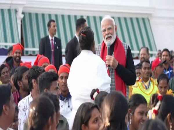 Prime Minster Narendra Modi interacts with participants of Republic Day parade (Photo/PMO)