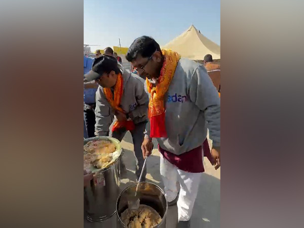 Employee volunteers of Adani Group at the Kumbh Mela in Prayagraj (Photo/ANI)